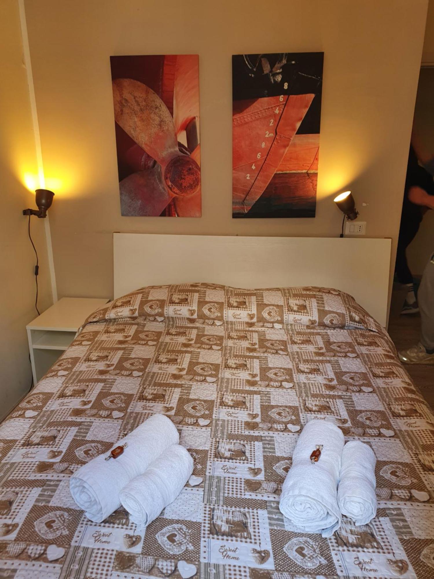 4Rooms Guest House Free Wi-Fi Salerno Dış mekan fotoğraf